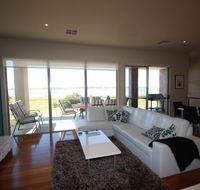 LJ Hooker Goolwa Holiday Rentals - 42 Underwood Avenue Goolwa Beach - New South Wales Tourism 