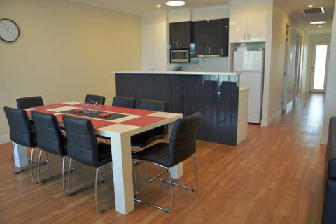 Port Lincoln City Apartment - New South Wales Tourism  1