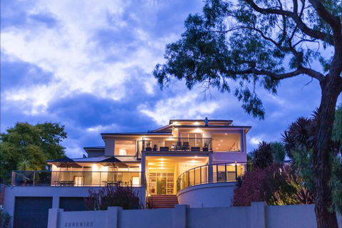 Eugenie's Accommodation - New South Wales Tourism  0