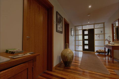 Eugenie's Accommodation - New South Wales Tourism  9