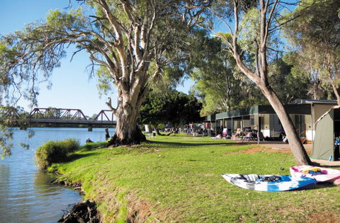 Riverbend Caravan Park Renmark - New South Wales Tourism  0