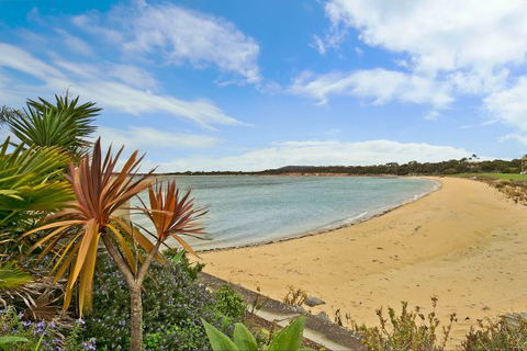 SALT Waterfront Apartment - New South Wales Tourism  9