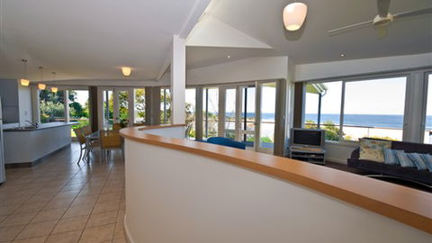 HolidayMakers - New South Wales Tourism  4
