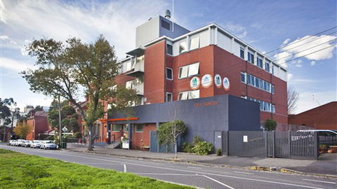 Melbourne Metro YHA - New South Wales Tourism  0