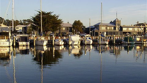 Bellevue On The Lakes - New South Wales Tourism  2