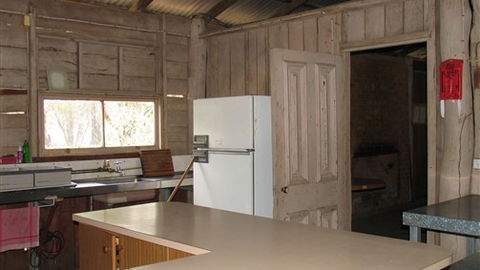 TreeTops Log Cabin - New South Wales Tourism  1