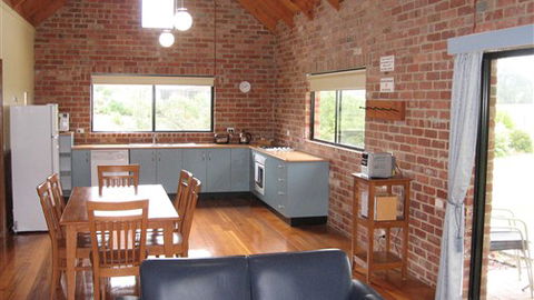 Prom Coast Holiday Lodge - New South Wales Tourism  2
