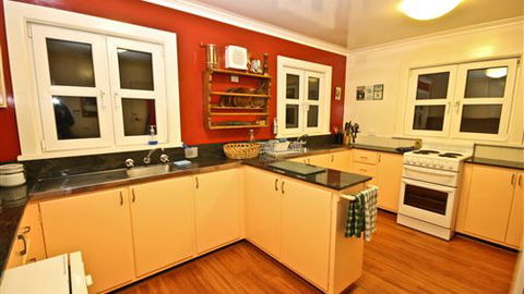 Red Onion Ski Chalet - New South Wales Tourism  2