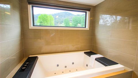 The BASE Luxury Villas - New South Wales Tourism  5