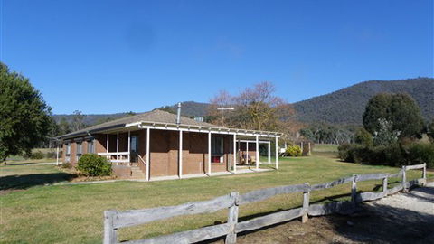 Sweetwater Stays Rural Retreat - New South Wales Tourism  6