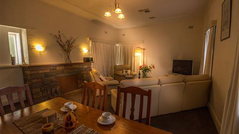 Benson House And Benson Lodge - New South Wales Tourism  0
