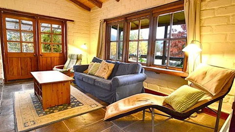 Feathertop Retreat - New South Wales Tourism  2
