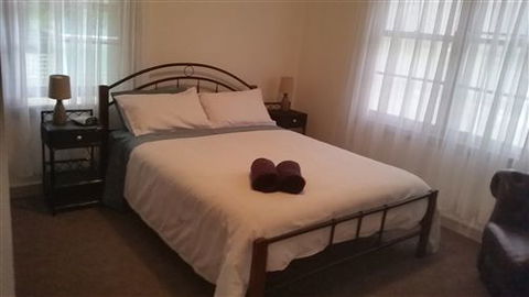 Lakeside Vista Holiday House - New South Wales Tourism  2