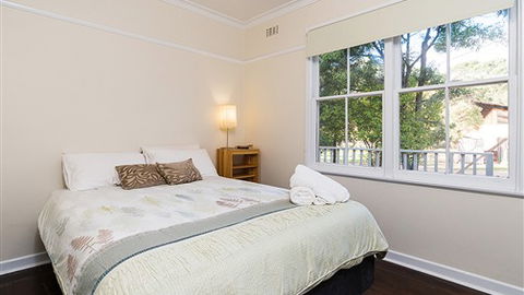 Serenity Halls Gap: Nat Park Frontage - New South Wales Tourism  0