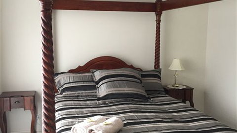 Gregory - Lake Wendouree - New South Wales Tourism  0