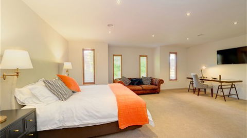 Newington Lake House - New South Wales Tourism  0