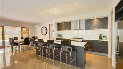 Newington Lake House - New South Wales Tourism  3