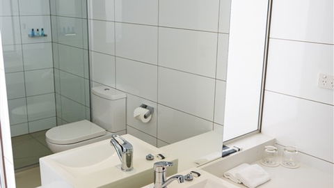 Mercure Melbourne Caroline Springs - New South Wales Tourism  2