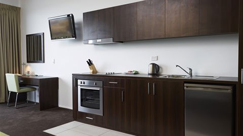 Mercure Melbourne Caroline Springs - New South Wales Tourism  1