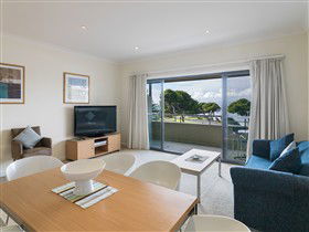 Aurora Ozone Apartments - New South Wales Tourism  0