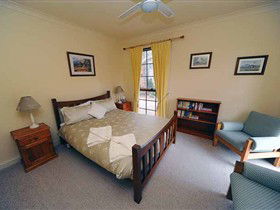 Coach House St Helens Cottages - New South Wales Tourism  2