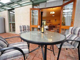 Coach House St Helens Cottages - New South Wales Tourism  3