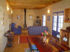 Dee's Villa - New South Wales Tourism  1