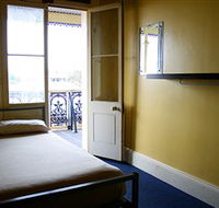 Glenelg Beach Hostel - New South Wales Tourism 