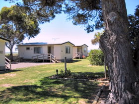 Hillview Caravan Park - New South Wales Tourism  0
