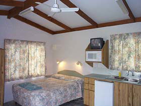 Naracoorte Holiday Park - New South Wales Tourism  1