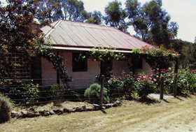 Settlers Cottage - New South Wales Tourism  1