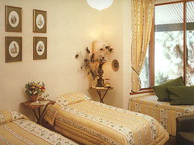 The Lodge Country House - New South Wales Tourism  3