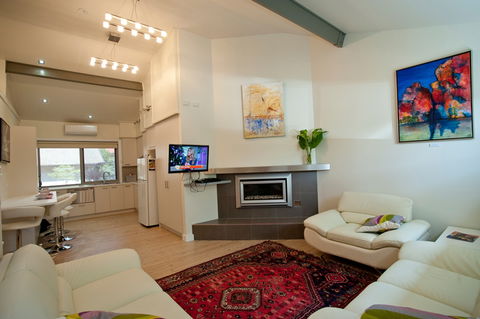A Colourcity Apartments - New South Wales Tourism  17