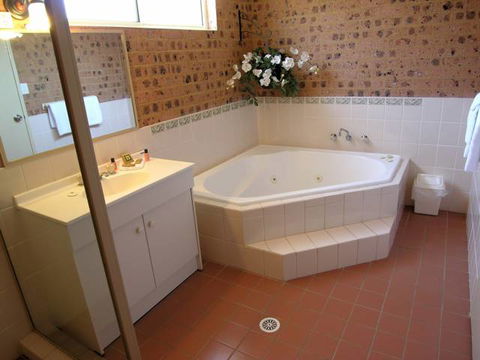 Aberdeen Motel - New South Wales Tourism  4