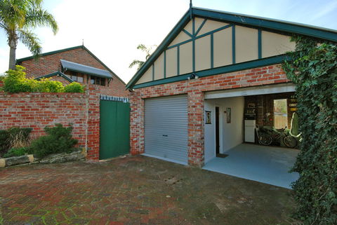 Above Bored Bed And Breakfast - New South Wales Tourism  6