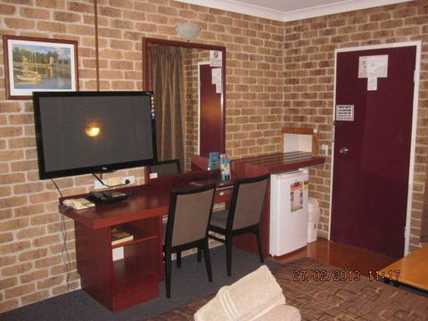 Acacia Motor Inn - New South Wales Tourism  1