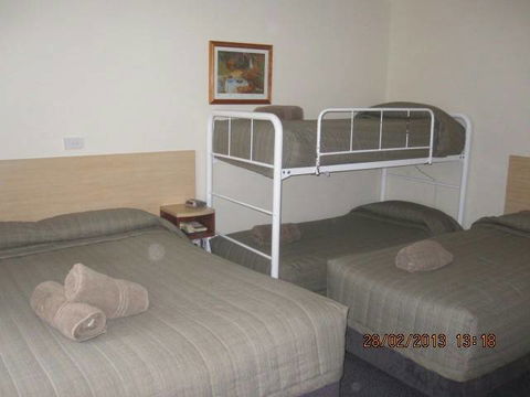 Acacia Motor Inn - New South Wales Tourism  4