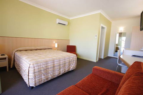 Adelaide Road Motor Lodge - New South Wales Tourism  4