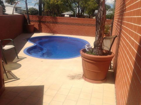 Akuna Motor Inn - New South Wales Tourism  2