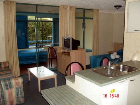 Albion Manor Motel & Serviced Apartments - New South Wales Tourism  1