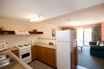 Allan Cunningham Motel And Old Wagon Restaurant - New South Wales Tourism  1