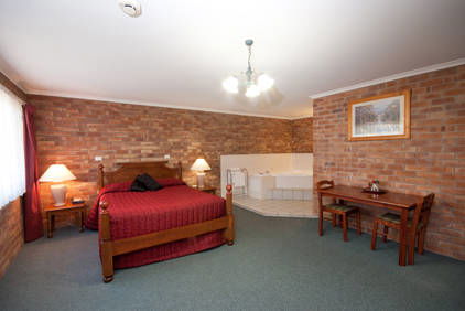 Allan Cunningham Motel And Old Wagon Restaurant - New South Wales Tourism  2