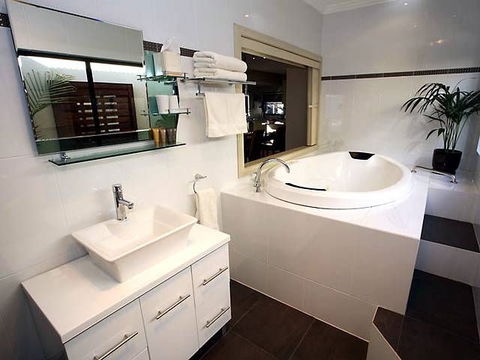 Alpine Country Cottages Studio Seven - New South Wales Tourism  0