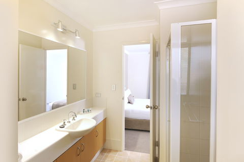 Assured Waterside Apartments - New South Wales Tourism  7