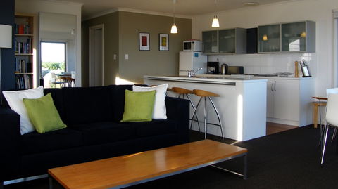 Coorong Waterfront Retreat - New South Wales Tourism  3