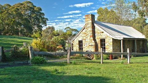 Adelaide Hills Country Cottages - Gum Tree Cottage - New South Wales Tourism  3