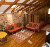 Bet's Bed and Breakfast Studio - New South Wales Tourism 