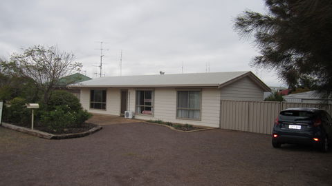 Whileaway - New South Wales Tourism  0
