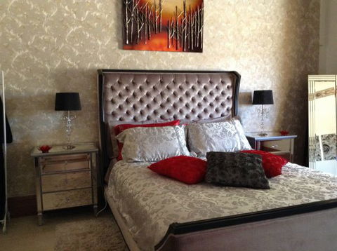 Must Love Dogs B&B And Self-Contained Cottage - New South Wales Tourism  6