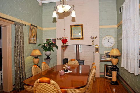 Must Love Dogs B&B And Self-Contained Cottage - New South Wales Tourism  8